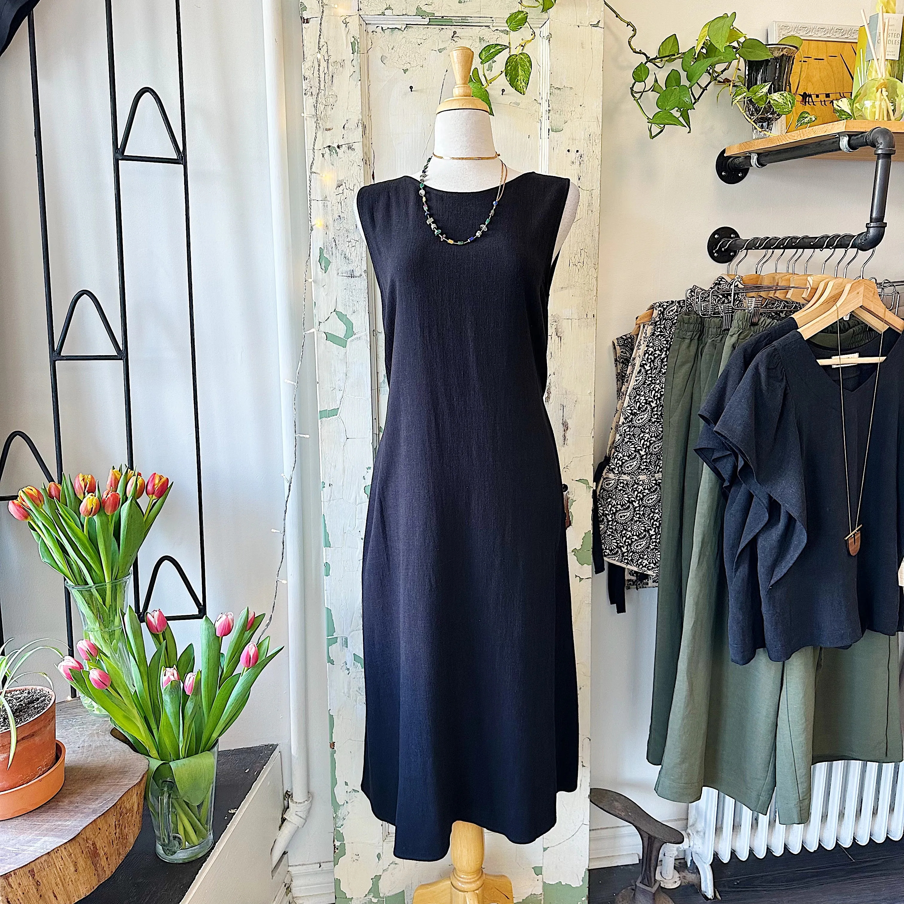 Amanda Moss //  Sheshe Dress Black