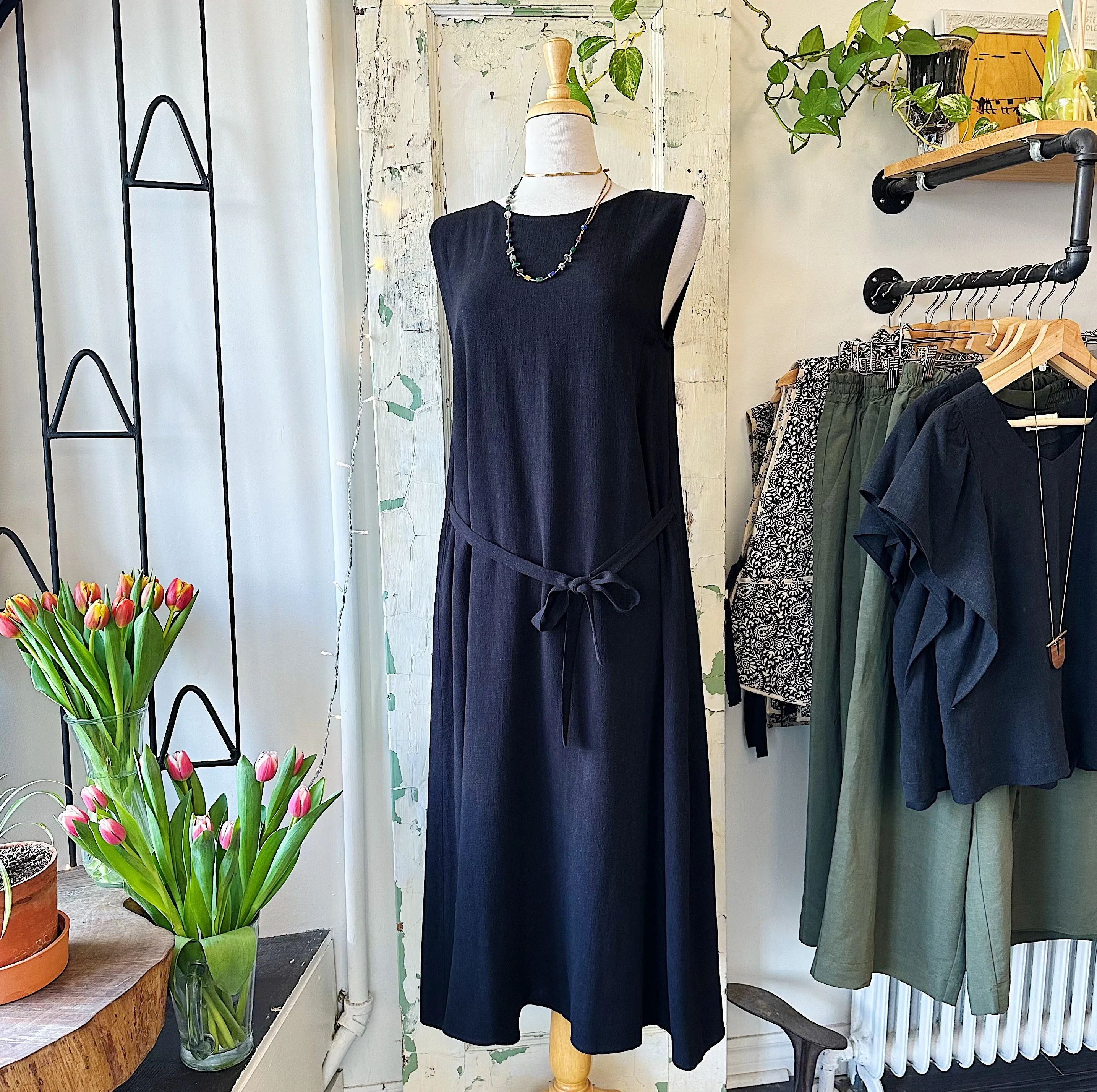 Amanda Moss //  Sheshe Dress Black