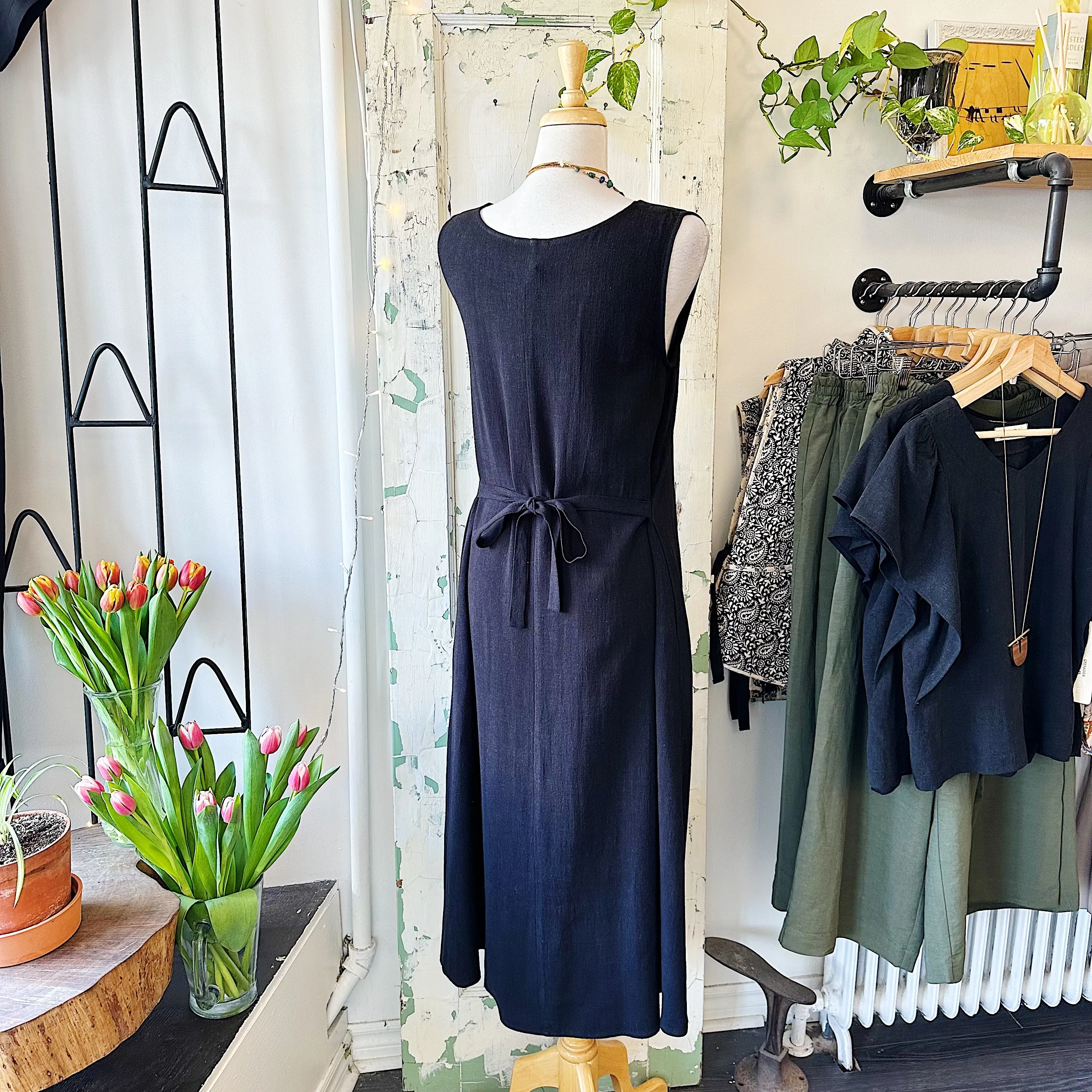Amanda Moss //  Sheshe Dress Black