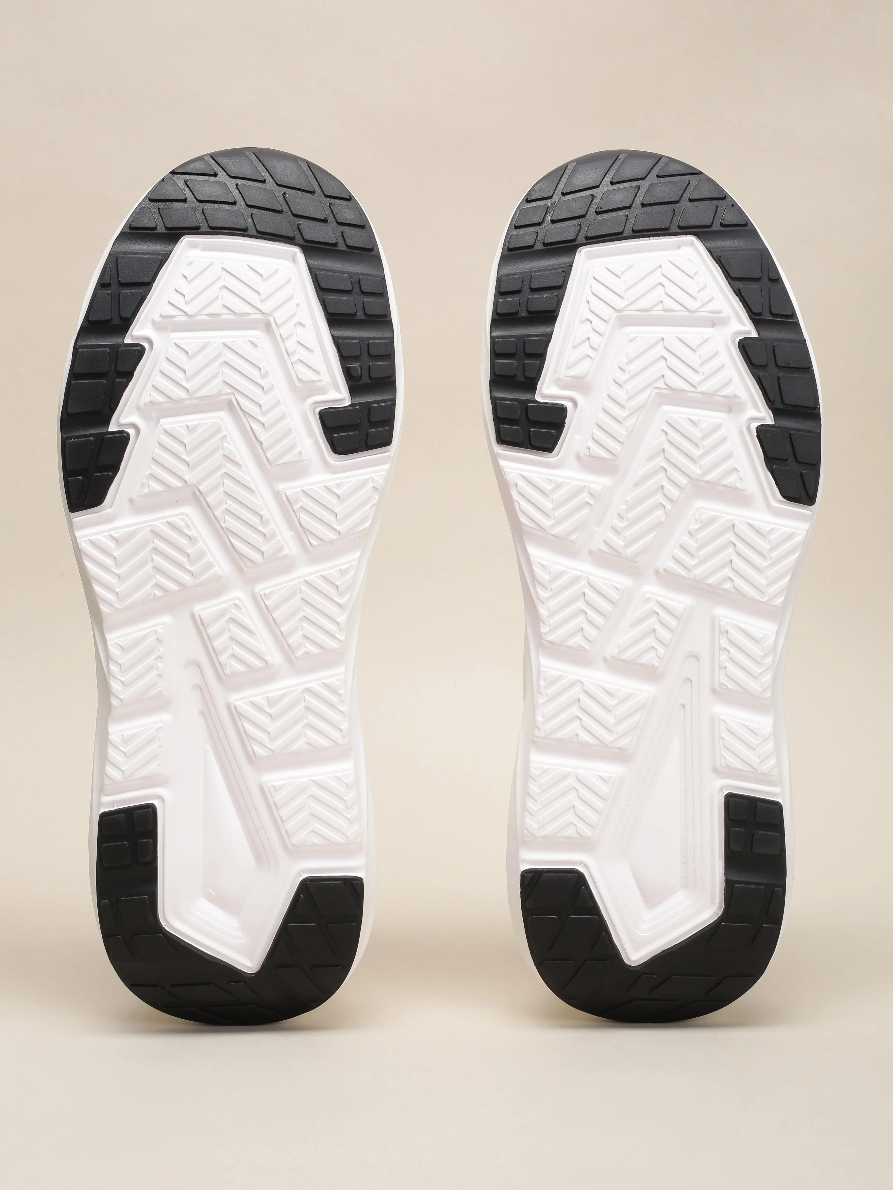 Cult Men's Traverse Running Shoes - Off White