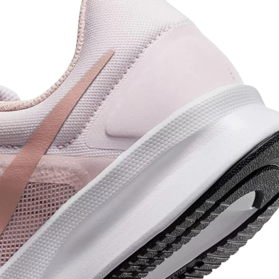 Nike - Women's Nike Run Swift 3 - Barely Rose / Rose Whisper